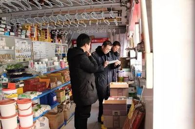 甘州区工商质监局城关工商质监所查处一起销售过期商品案件 没收过期商品126桶(罐)